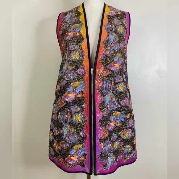 LUXURIOUS QUILTED FISH DRESS VEST WITH GOLD METALLIC EMBROIDERED THREADS🐠 - Picture 4 of 14